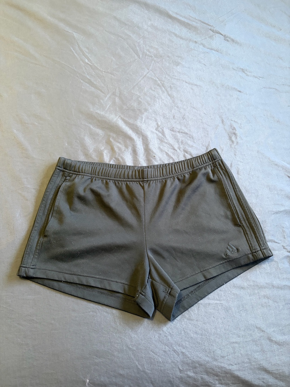 Y2K Adidas black mini athletic shorts w/pockets. Size M.